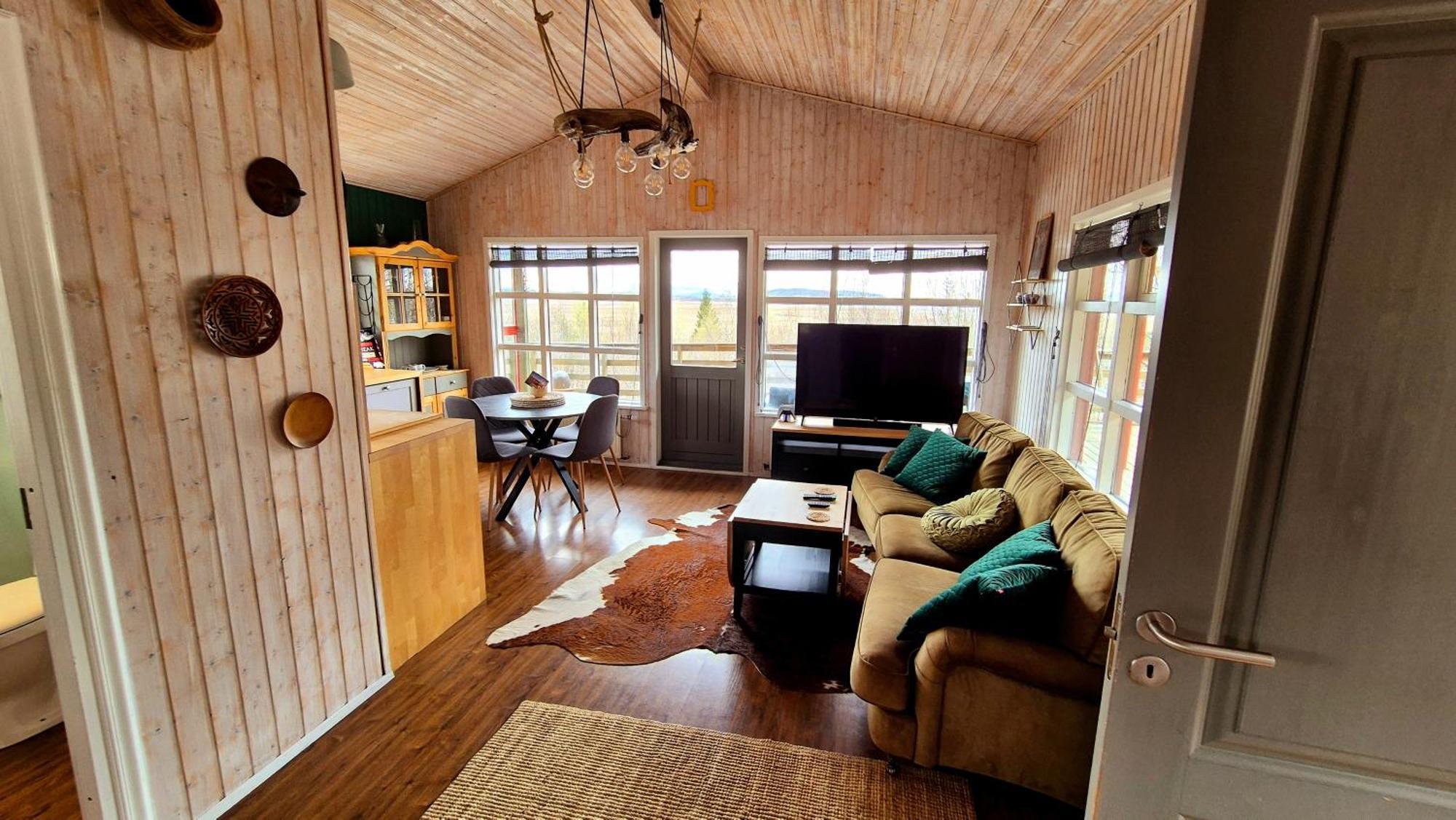Selith - Traditional Icelandic Summerhouse With Hot Tub * Laugarvatn