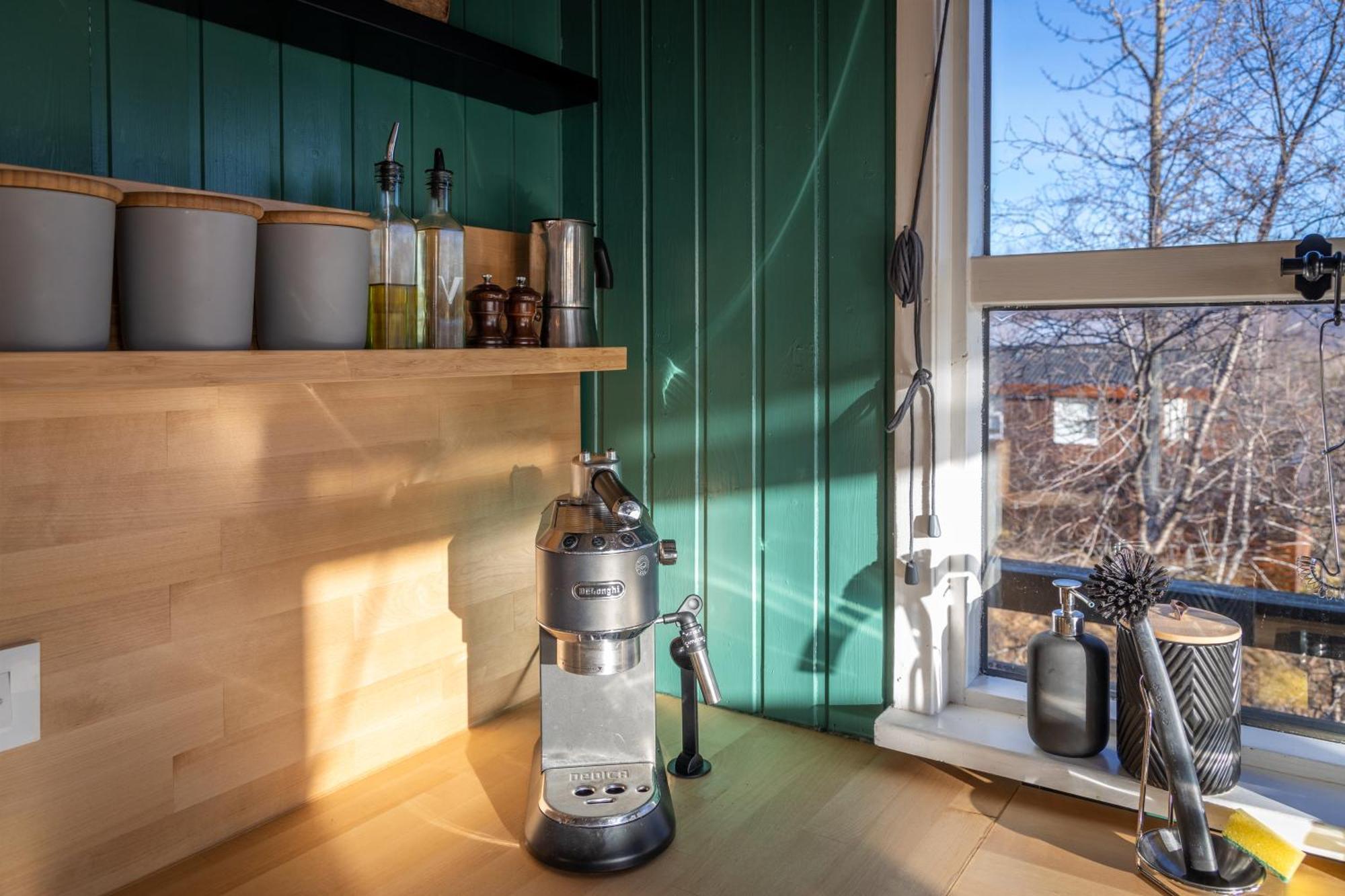 Selith - Traditional Icelandic Summerhouse With Hot Tub *