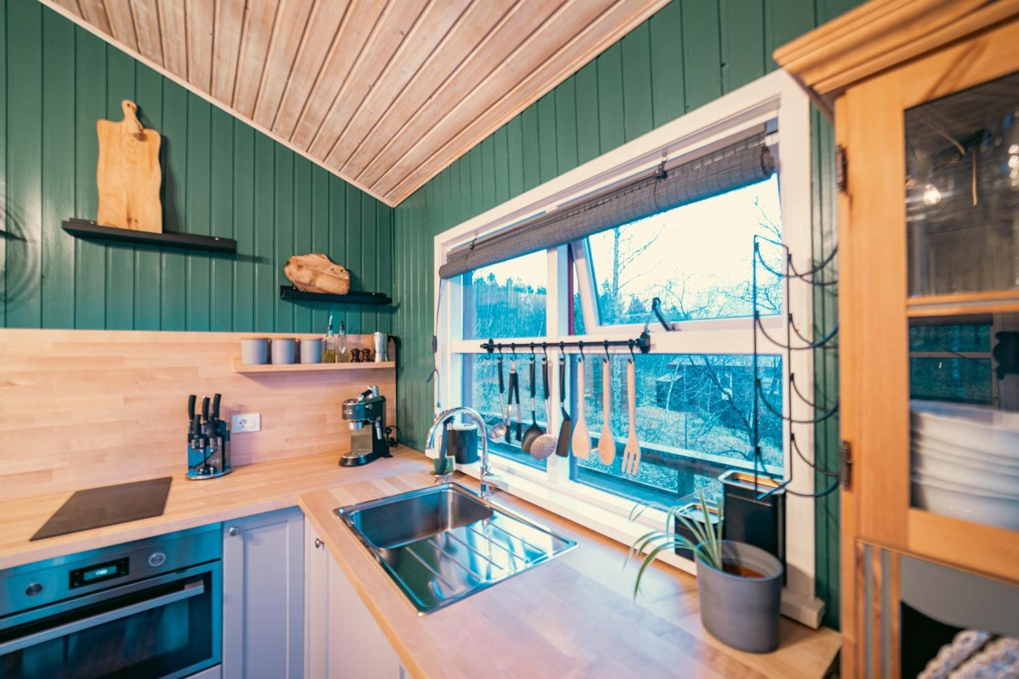 Ferienhaus Selith - Traditional Icelandic Summerhouse With Hot Tub