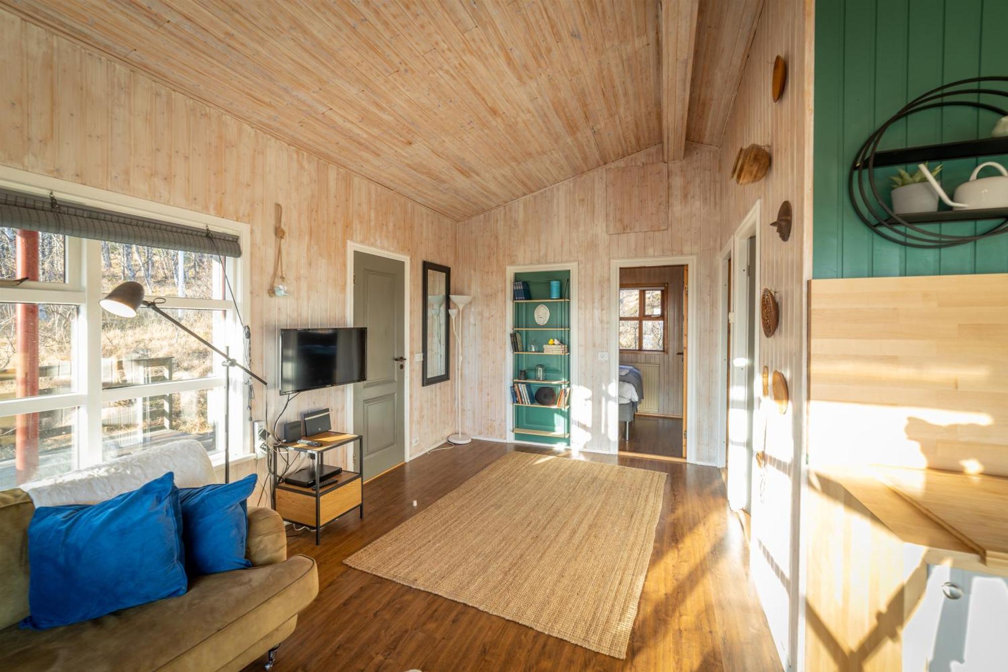 Selith - Traditional Icelandic Summerhouse With Hot Tub *